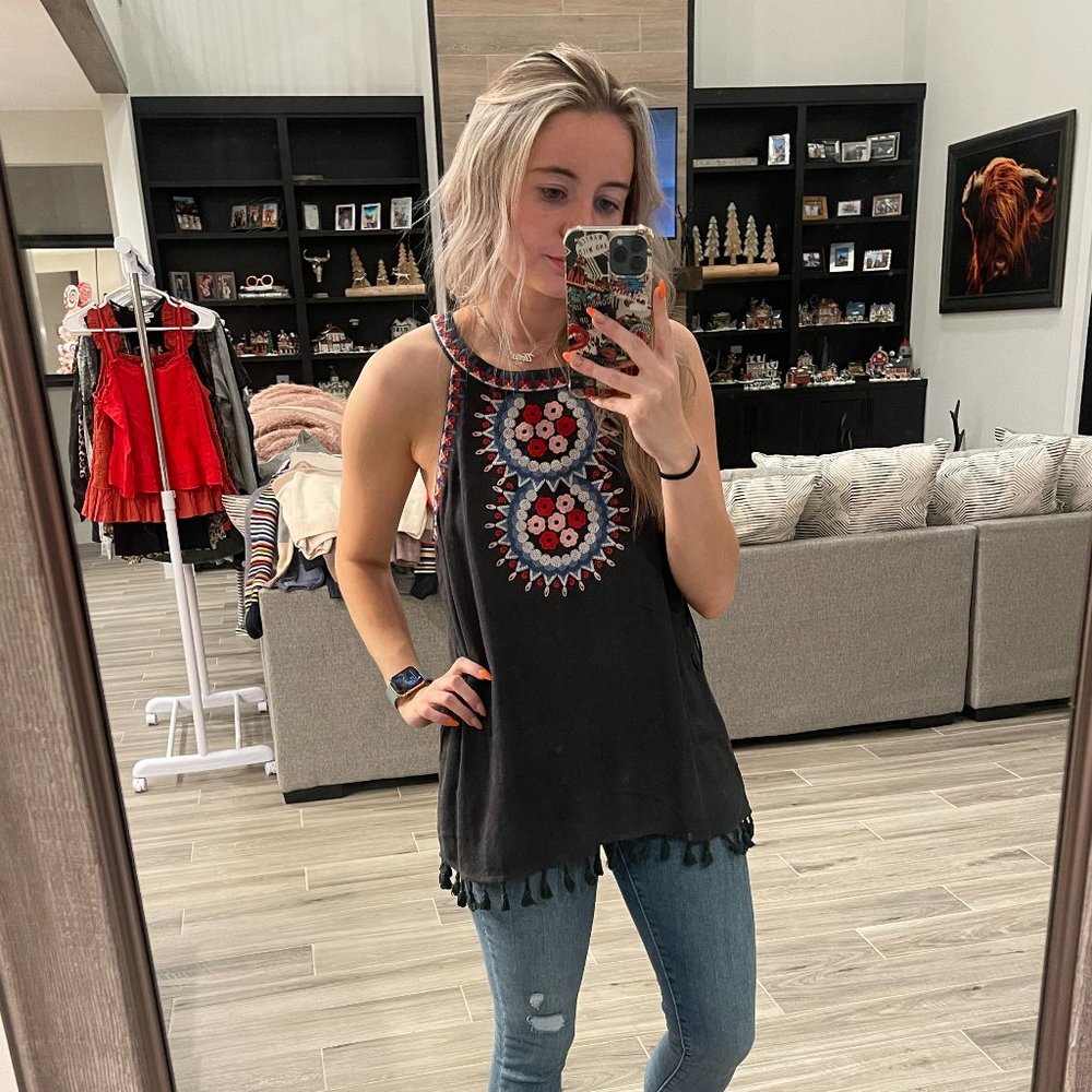 Andree By Unit Embroidery tank
